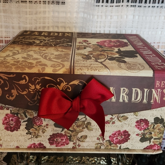 Storage & Organization Red Rose Floral Decor Flip Top Decorative